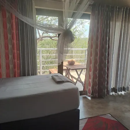 Irock Lodge Victoria Falls Exterior photo